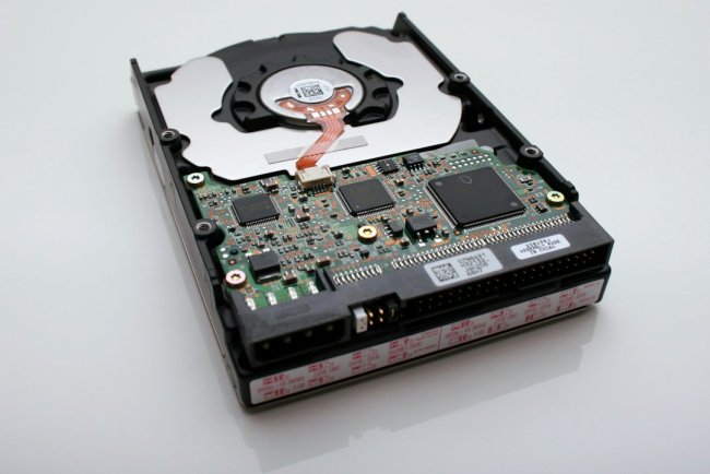 HDD vs SSD: Which Is Better? Speed, Price & Upgrade Guide (2026)