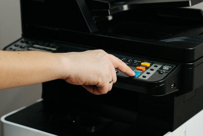 Printer Showing Offline — 8 Ways to Fix (Connected But Not Printing)