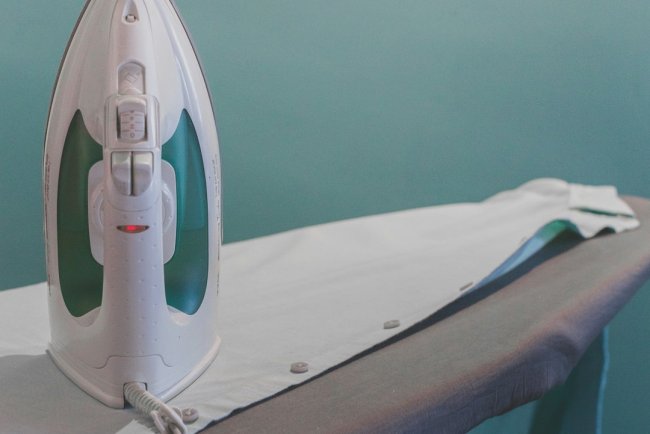 Best Iron Box & Garment Steamer for Diwali 2026 — Buying Guide