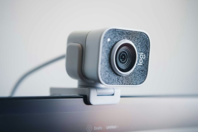 Webcam Not Working in Windows 11? 6 Fixes (Black Screen, Not Detected)