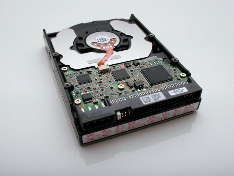 HDD vs SSD: Which Is Better? Speed, Price & Upgrade Guide (2026)