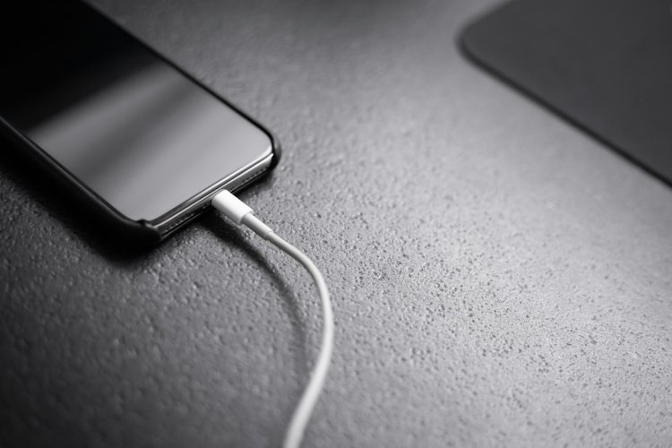 Juice Jacking: Is Public USB Charging Safe? How Attackers Steal Data